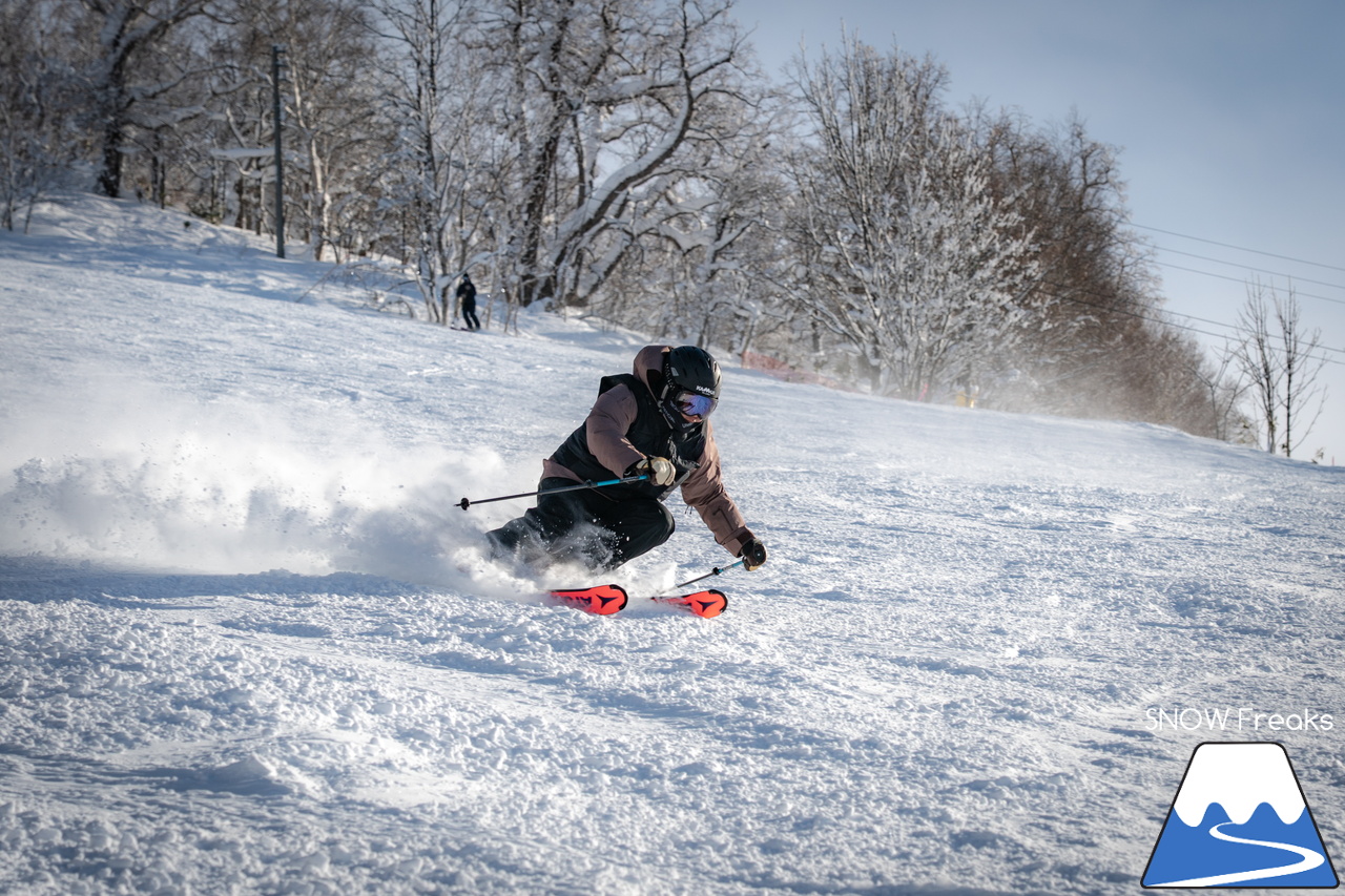 カムイスキーリンクス｜この上ないほど澄んだ青空と極上のパウダースノー。やっぱり『カムイ』は外れない！